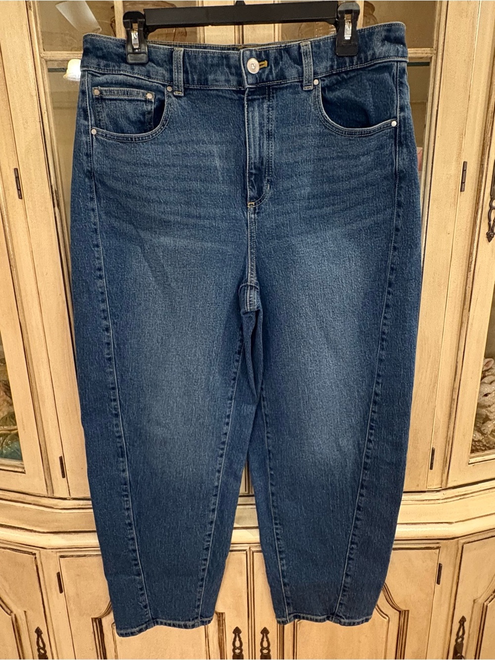Talbots High-Rise Relaxed Barrel Denim Jeans in a Cotton Blend and Size 12